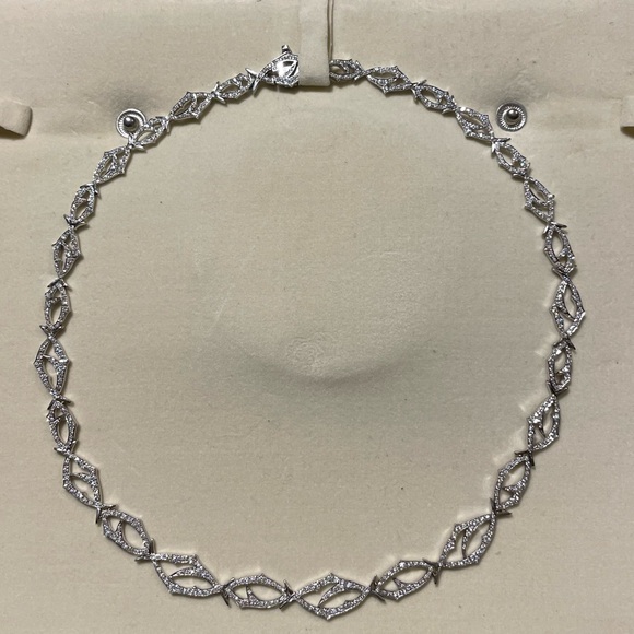 STEPHEN WEBSTER ROSE & THORN DIAMOND NECKLACE EXCELLENT PRISTINE CONDITION!! - Picture 10 of 16
